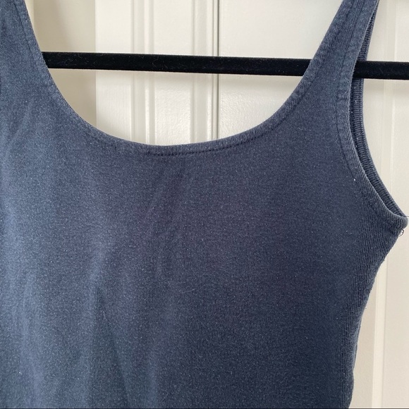 ❄️ Brandy Melville Low Back Cropped Tank - Picture 2 of 4
